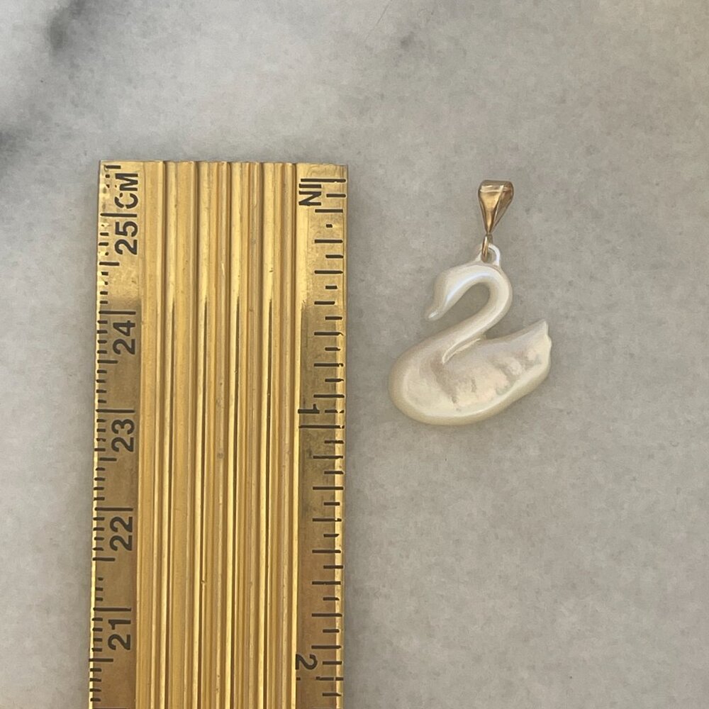 Solid 14K Yellow Mother of Pearl Swan Pendant Charm Necklace 90s Boho Style Bird - Picture 11 of 11